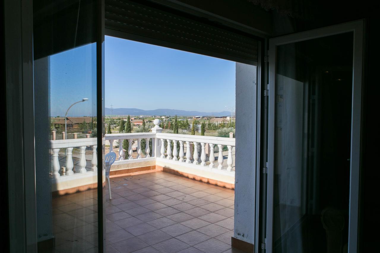 La Rosaleda De Orgaz Guest House Eksteriør bilde
